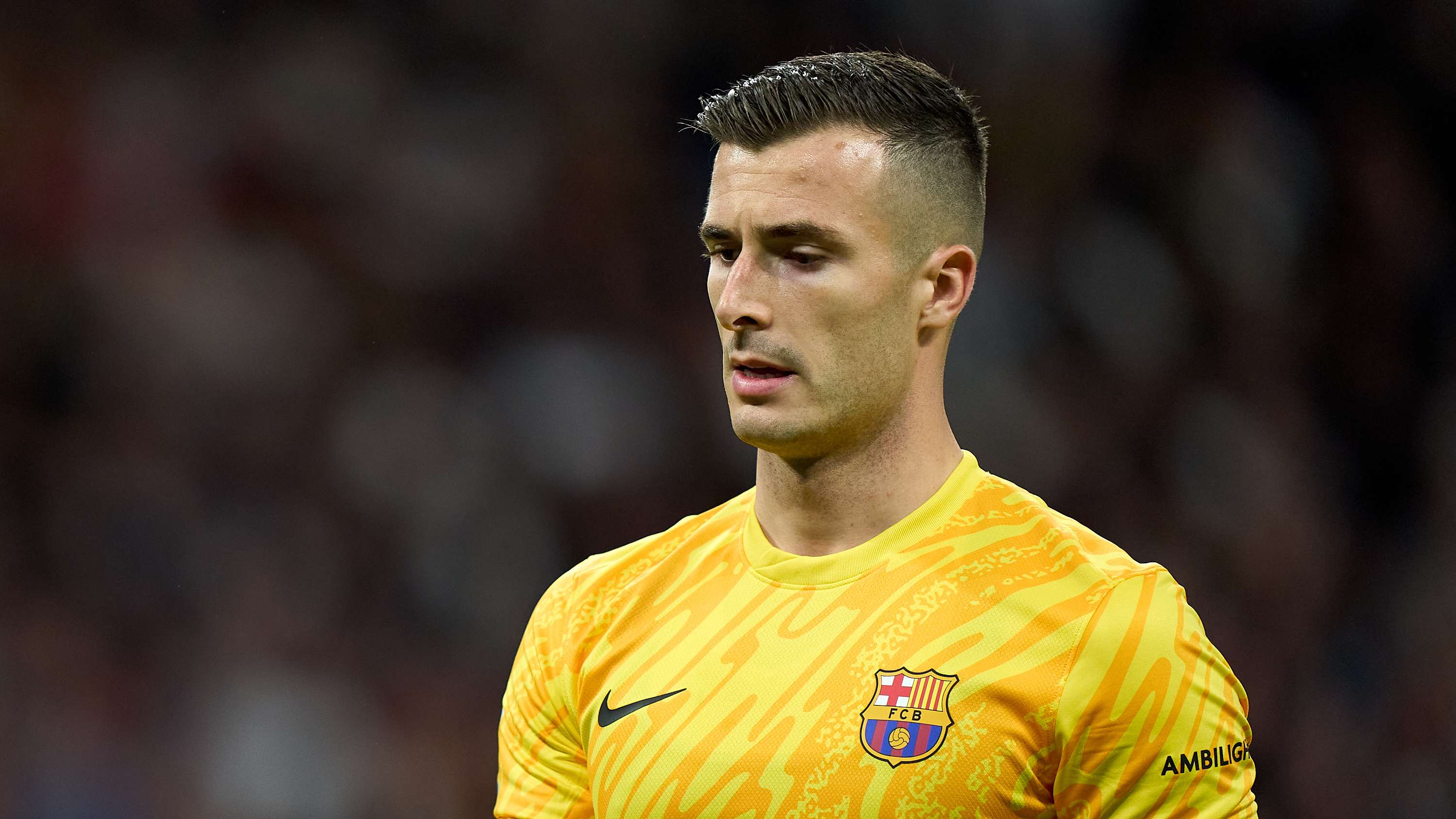 如铁桶般的 如铁桶般的